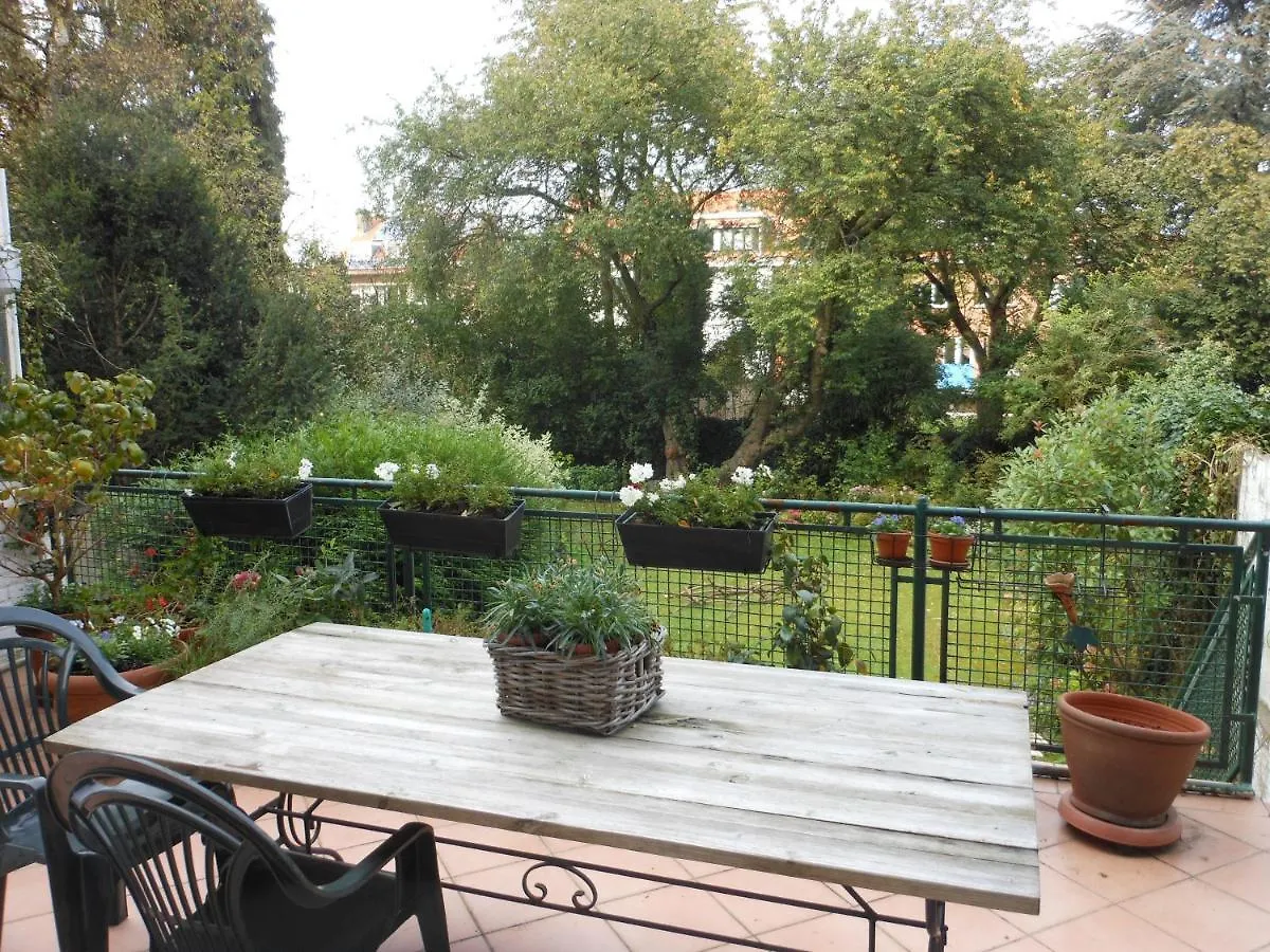 B&B Capitaine Piret Brussels Bed & Breakfast Woluwe-Saint-Lambert